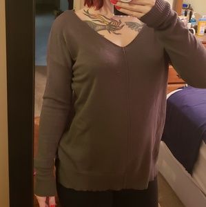 So olive green v neck sweater